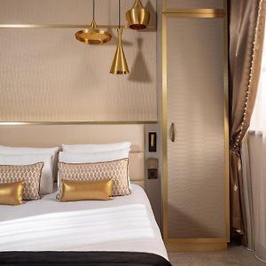 Kamer met een Queen Size Bed