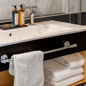 Queen Room Mobility Access